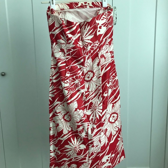 Express Stretch Long Fitted Red Floral Dress - Picture 4 of 4
